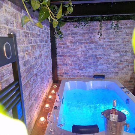 Au Spa De Llea Suite Retro Авиньон Екстериор снимка