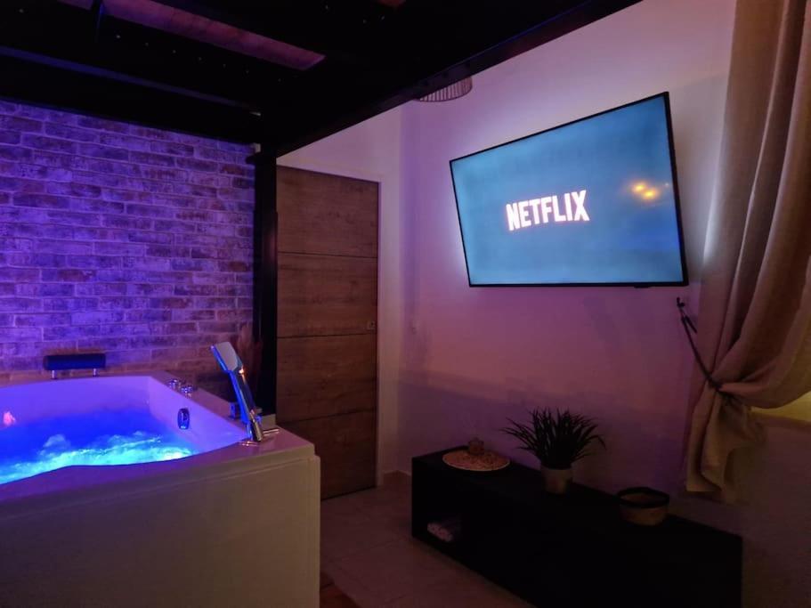 Au Spa De Llea Suite Retro Авиньон Екстериор снимка