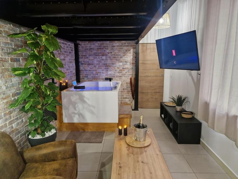 Au Spa De Llea Suite Retro Авиньон Екстериор снимка