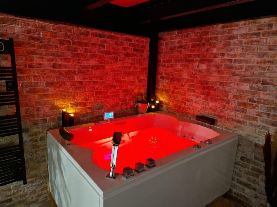 Au Spa De Llea Suite Retro Авиньон Екстериор снимка